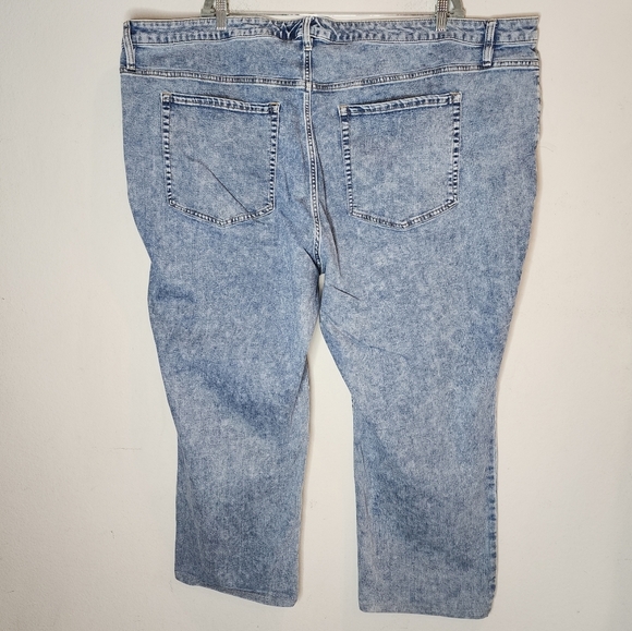 Lane Bryant Crop Jeans.  Women's plus size 34/36. 6X. Stretch denim - Picture 2 of 16